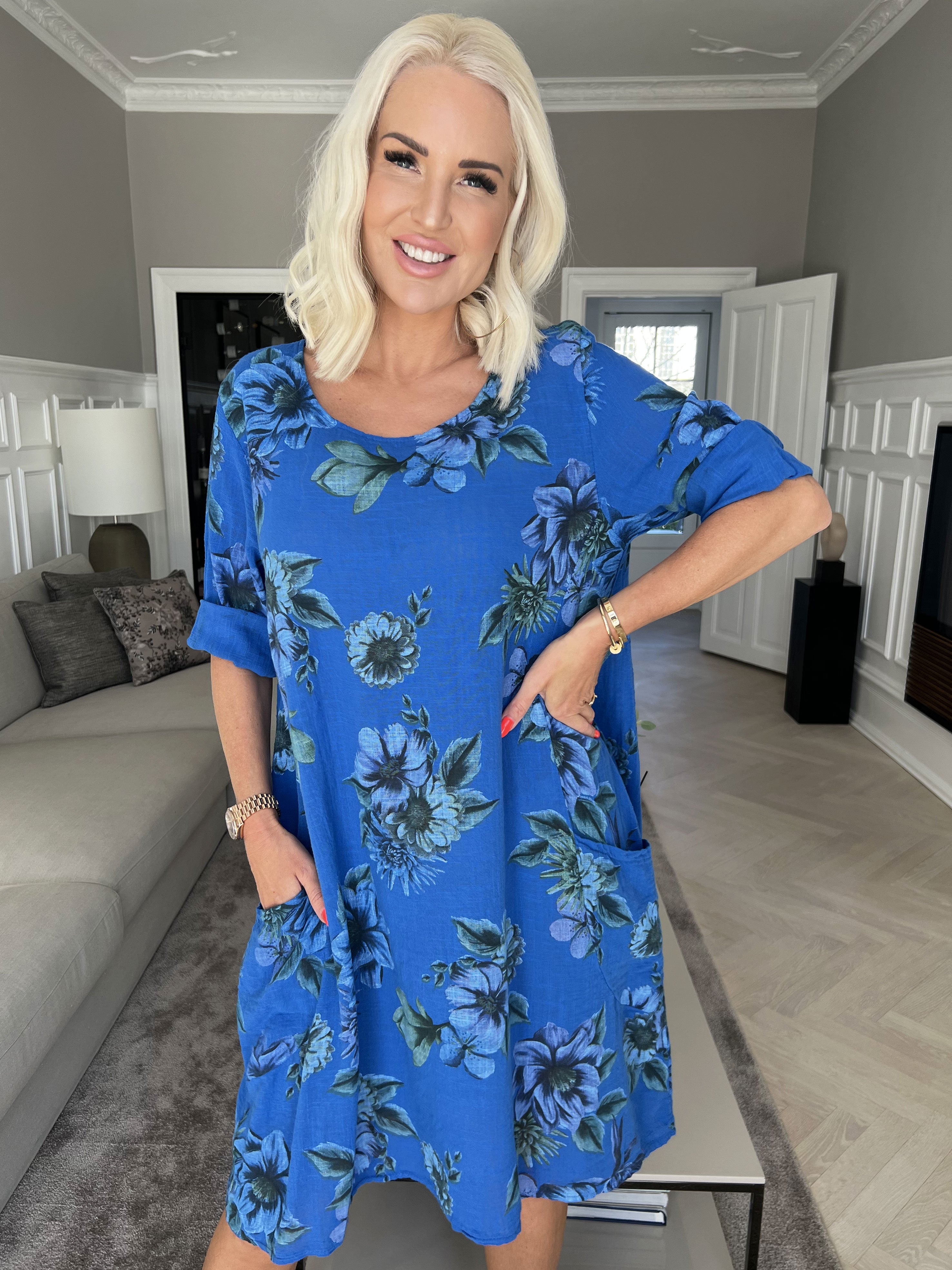 Jayda - Sød kjole i bomuld med lomme og blomsterprint